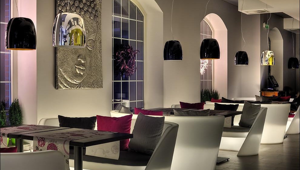 Slide Leuchtsofa RAP von Karim Rashid | Sitzmöbel | brandamba.com