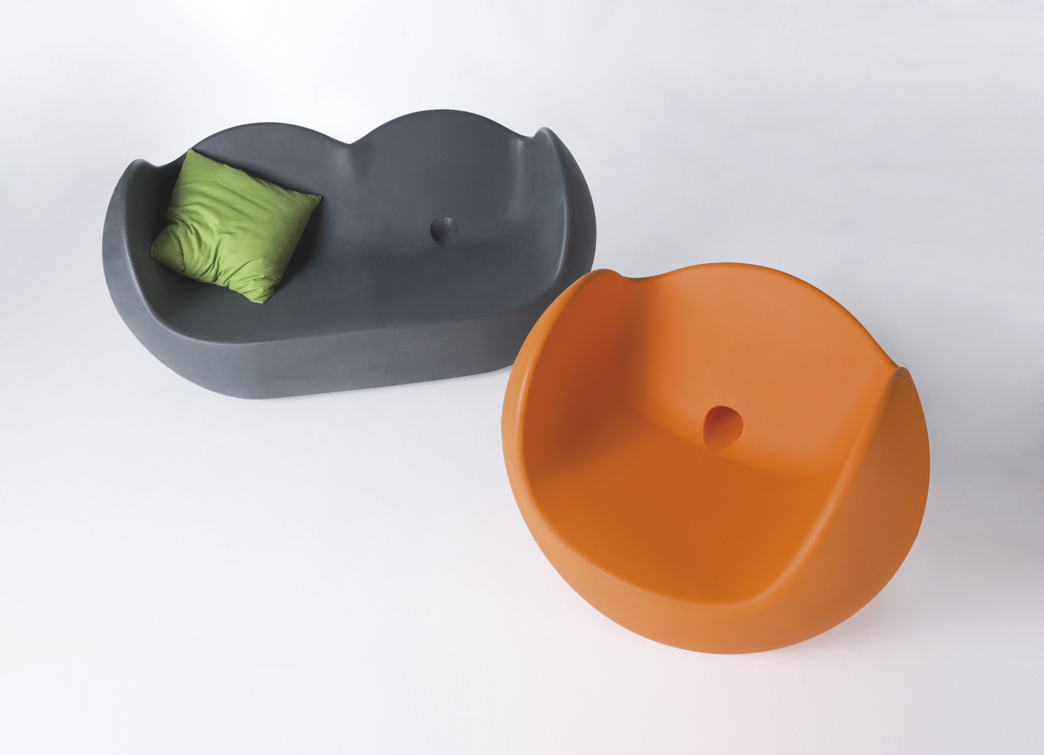 Slide Sofa BLOSSY von Karim Rashid | Sitzmöbel | brandamba.com