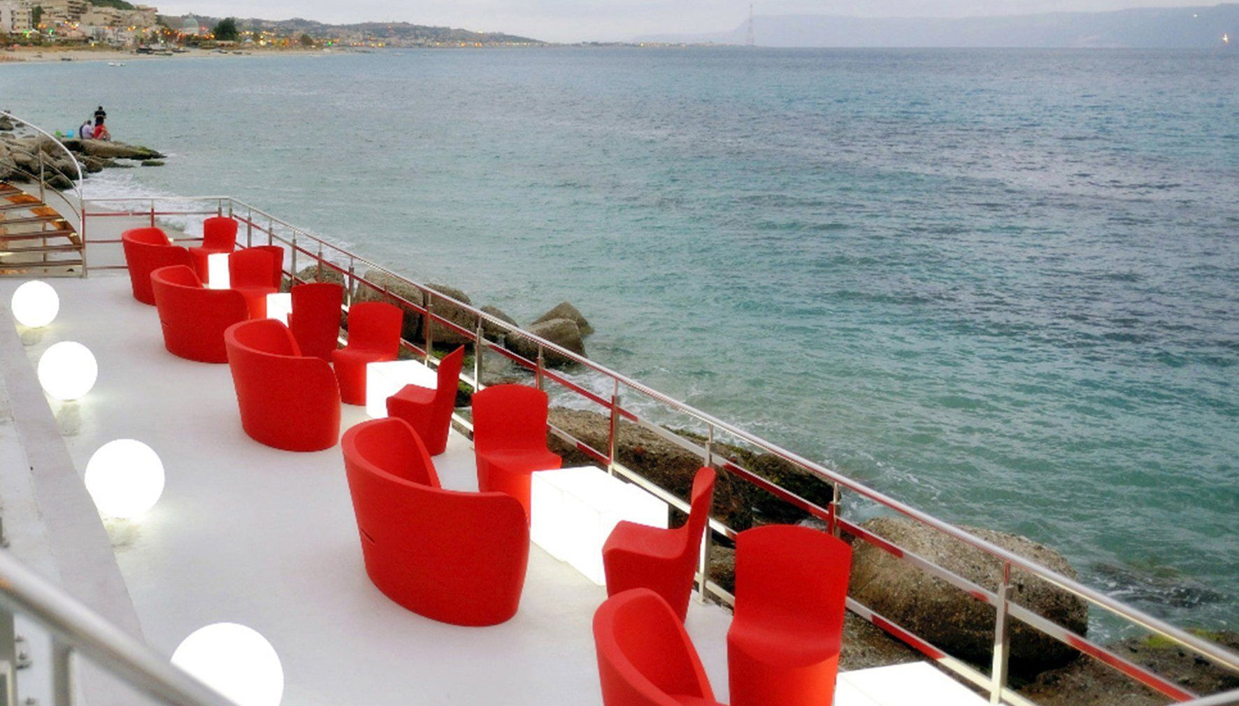 Slide Sofa RAP von Karim Rashid | Sitzmöbel | brandamba.com