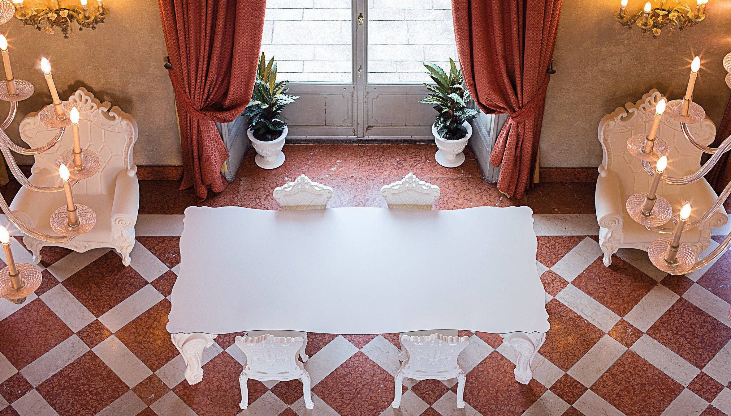 Slide Tisch SIR OF LOVE für Indoor + Outdoor | Tische | brandamba.com