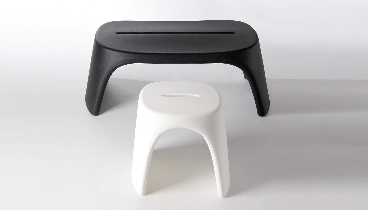 3er Set Stapelbare Hocker Amélie Sgabello für Indoor + Outdoor | Sitzmöbel | brandamba.com