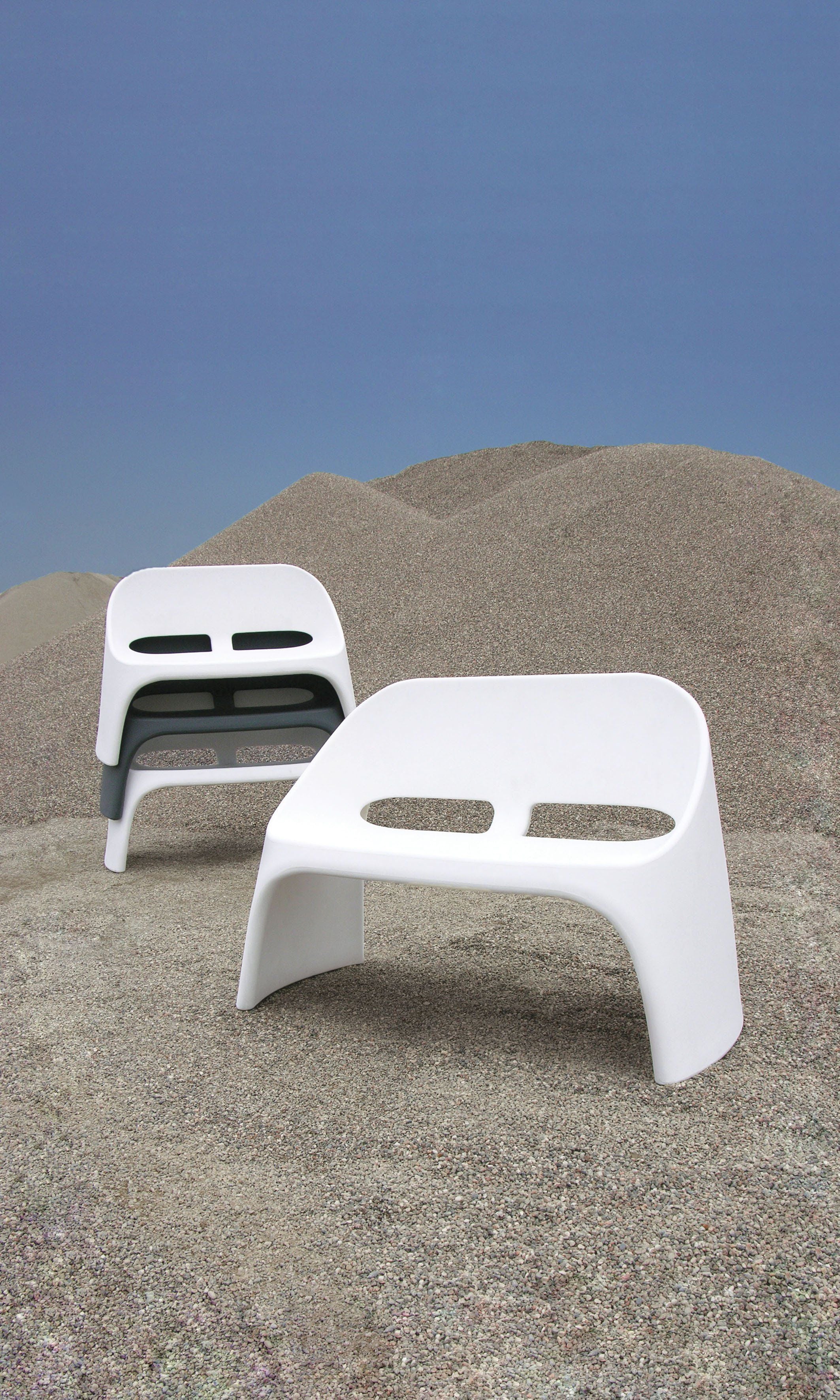 Stapelbare Zweisitzer Sitzbank SLIDE Amélie Duetto für Indoor + Outdoor | Sitzmöbel | brandamba.com