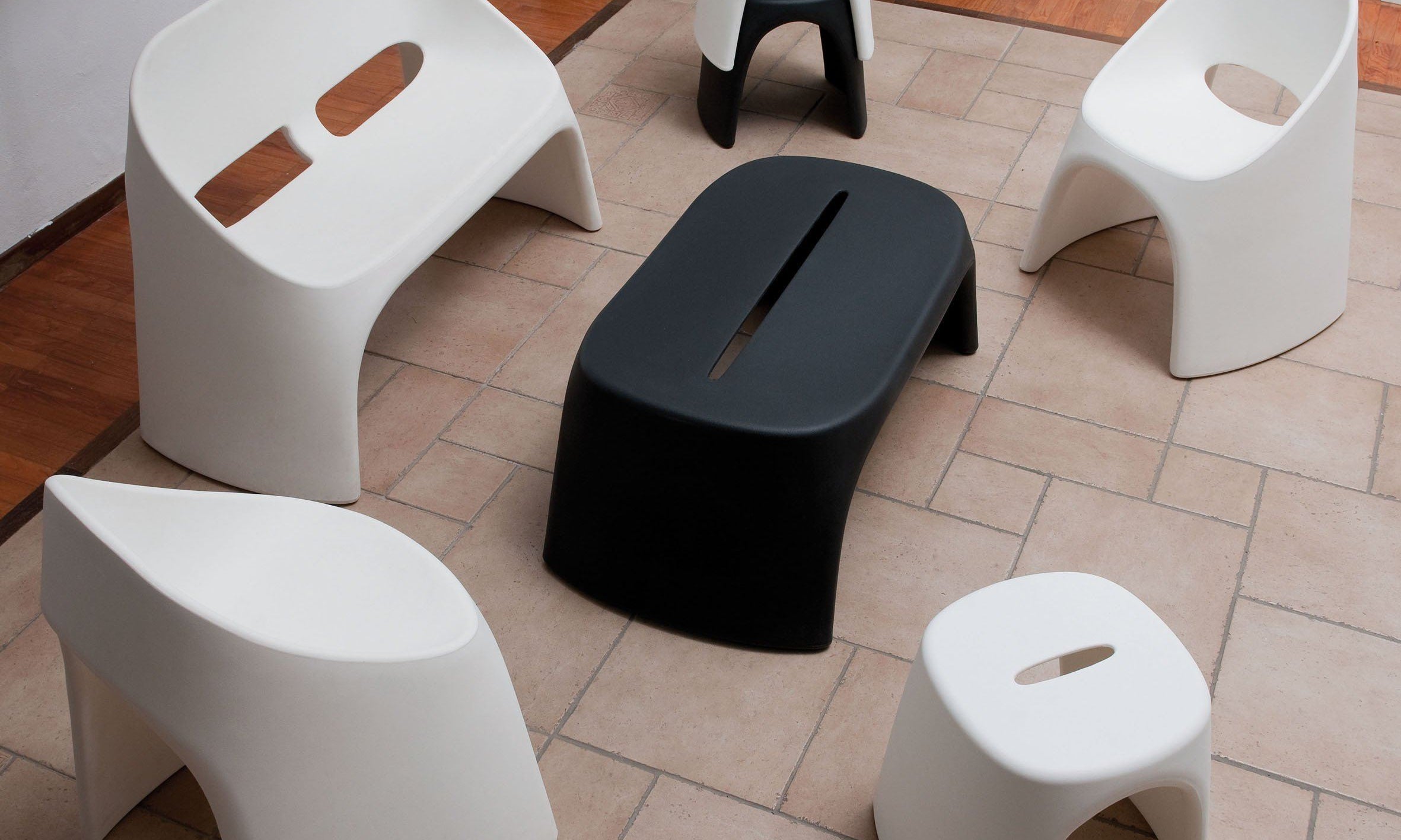 2er Set Stapelbarer Stuhl Amélie für Indoor + Outdoor | Sitzmöbel | brandamba.com