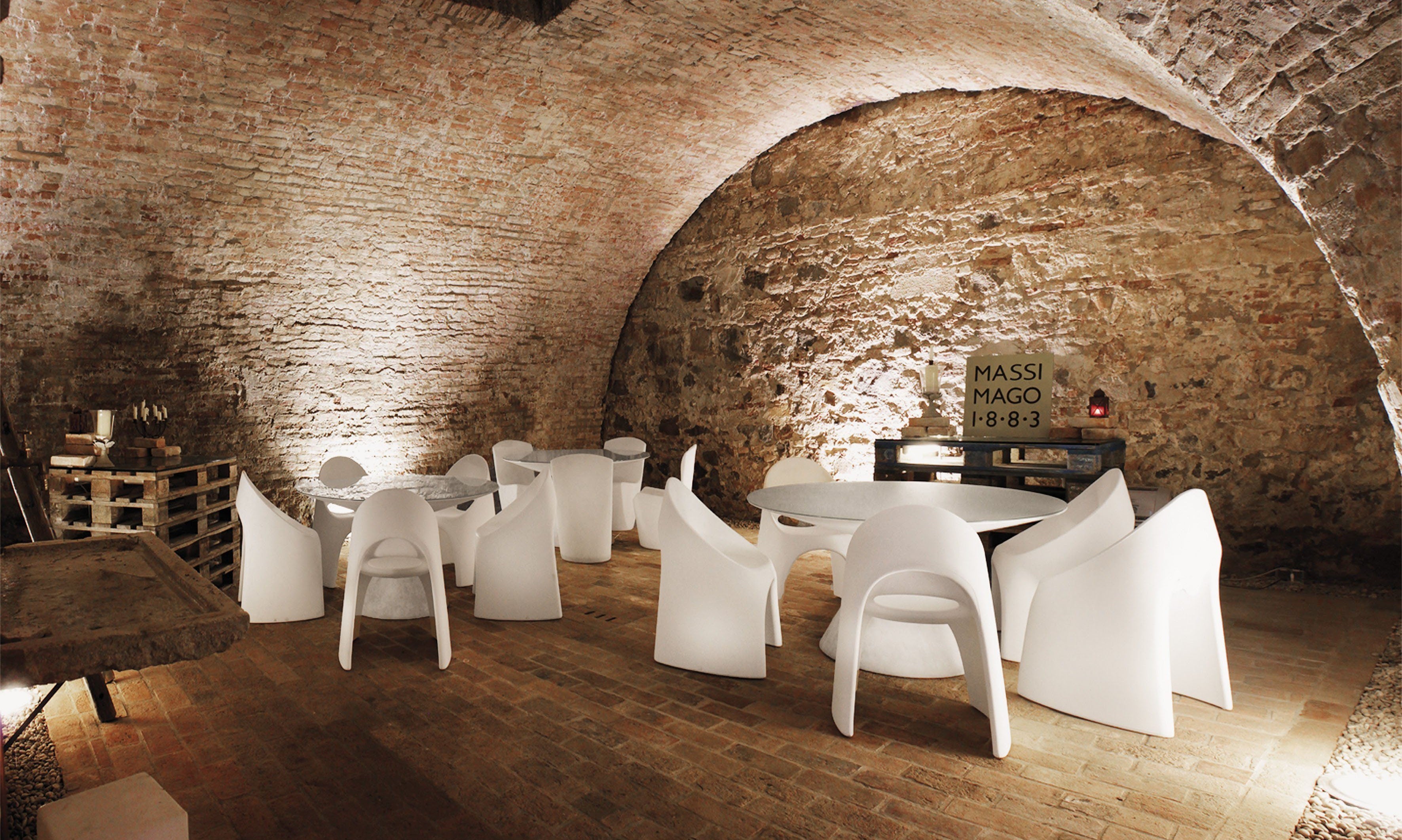 2er Set Stapelbarer Stuhl Amélie für Indoor + Outdoor | Sitzmöbel | brandamba.com