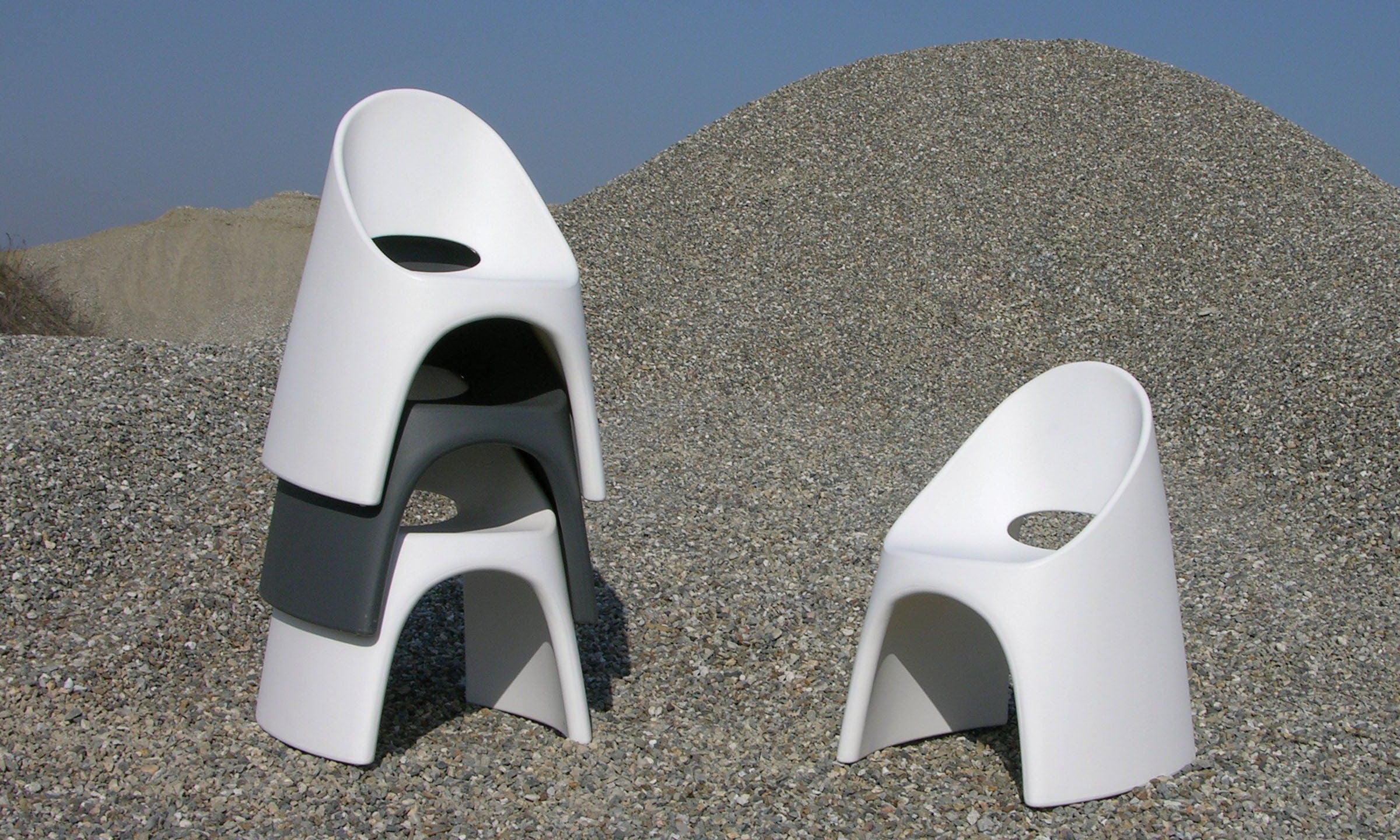 2er Set Stapelbarer Stuhl Amélie für Indoor + Outdoor | Sitzmöbel | brandamba.com