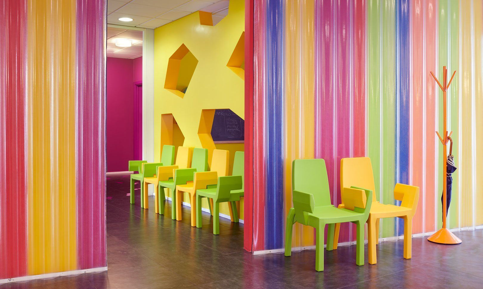 2er Set Stapelbarer Stuhl (Reihenstuhl) SLIDE DOUBLIX für Indoor + Outdoor | Sitzmöbel | brandamba.com