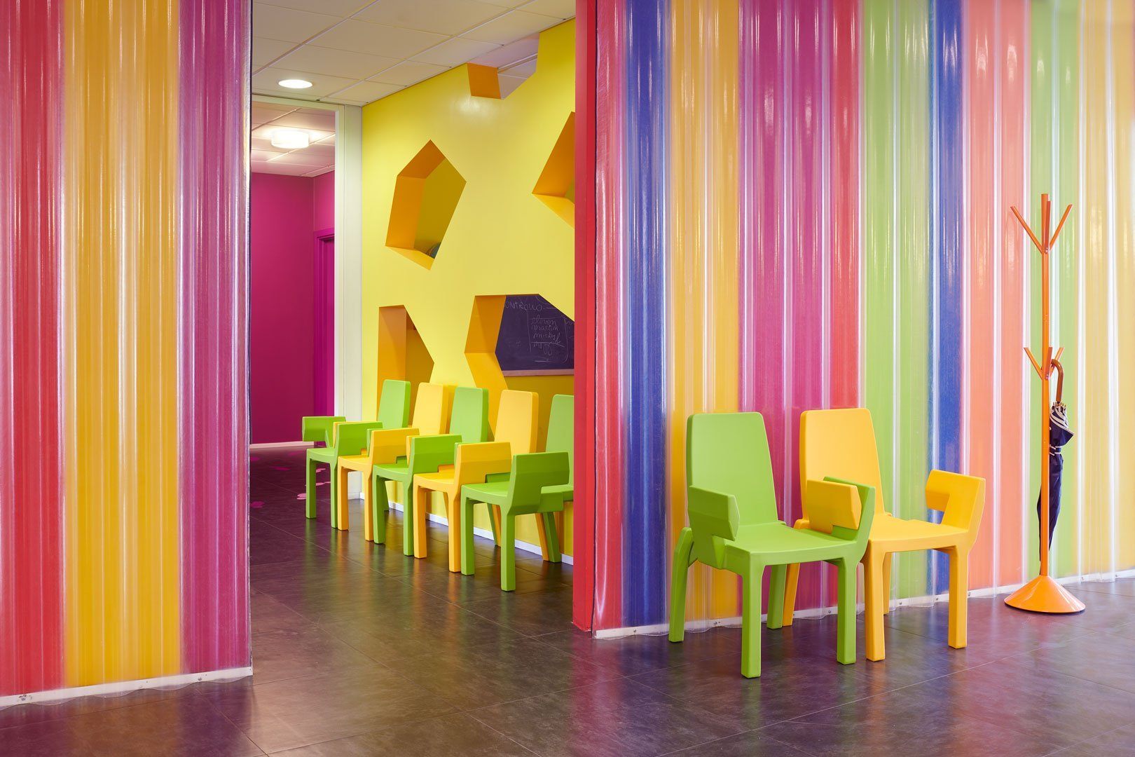 2er Set Stapelbarer Stuhl (Reihenstuhl) SLIDE DOUBLIX für Indoor + Outdoor | Sitzmöbel | brandamba.com