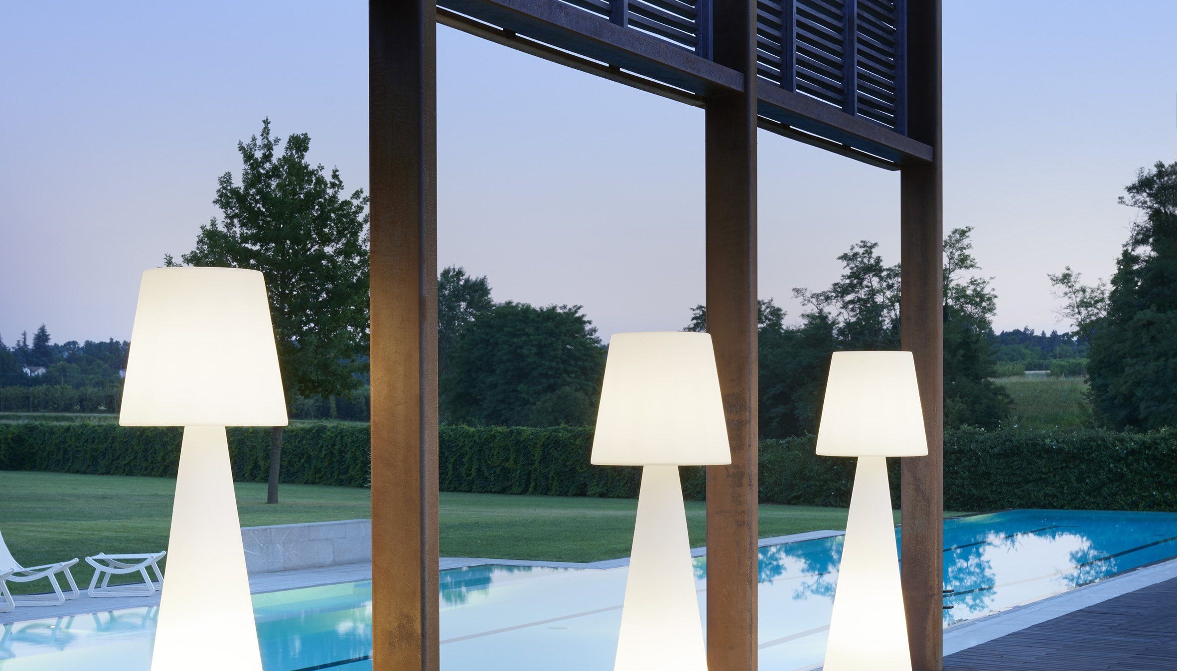 Stehleuchte PIVOT von Slide Studio | Produktpräsentation | brandamba.com