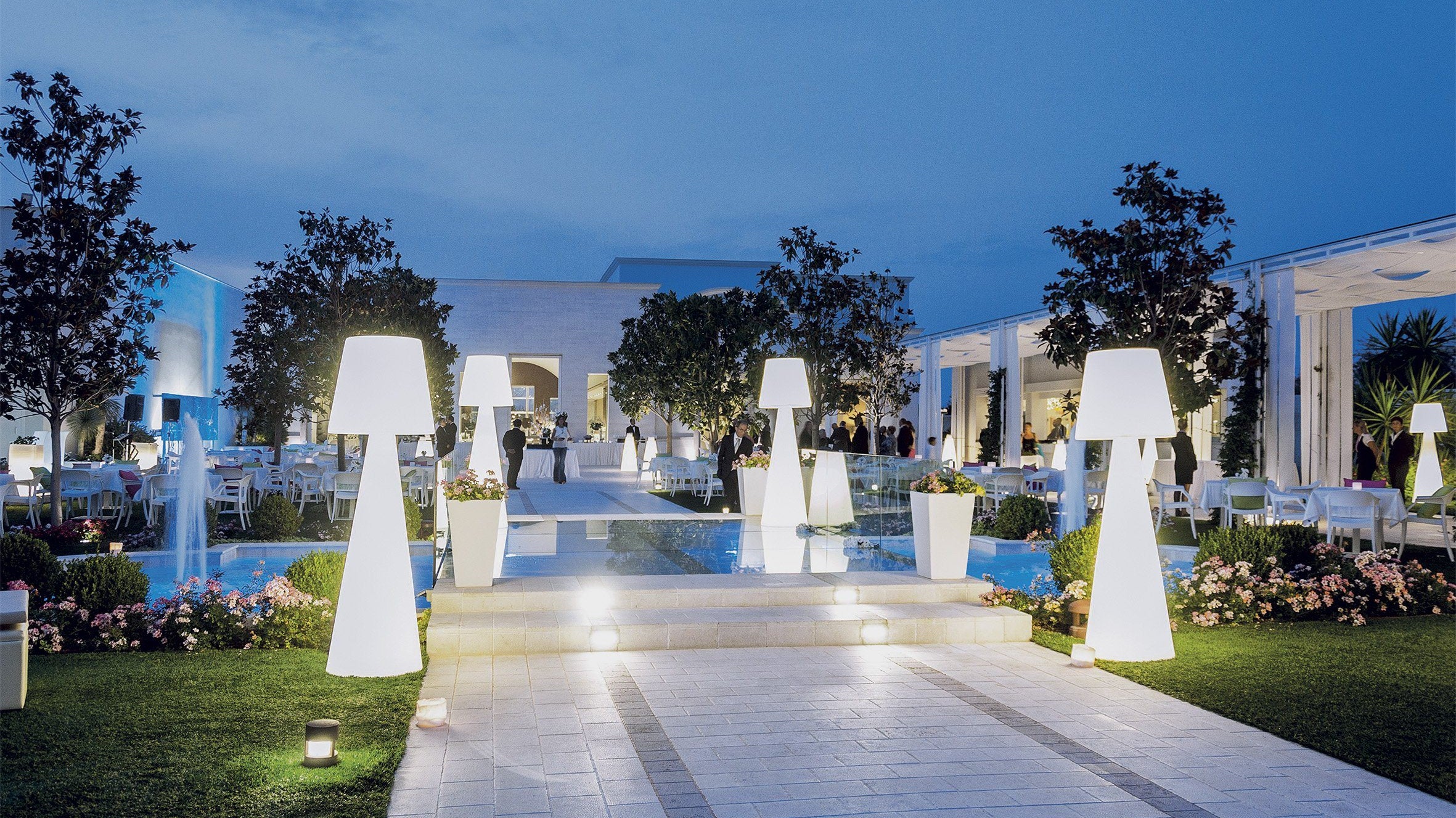 Stehleuchte PIVOT XL von Slide Studio | Produktpräsentation | brandamba.com