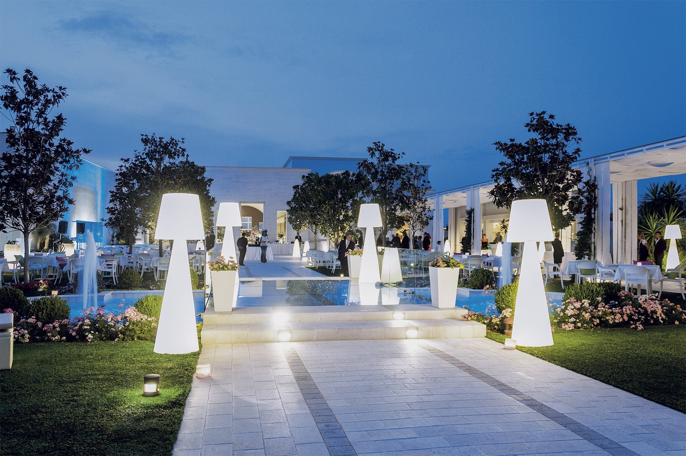 Stehleuchte PIVOT XL von Slide Studio | Produktpräsentation | brandamba.com