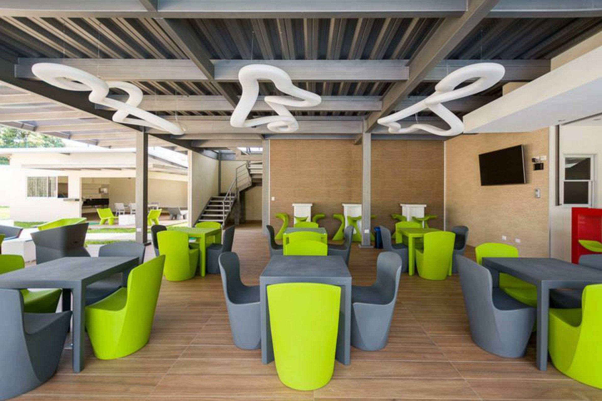 Tisch, Bistrotisch, Präesentationstisch GINO von Slide Studio | brandamba.com