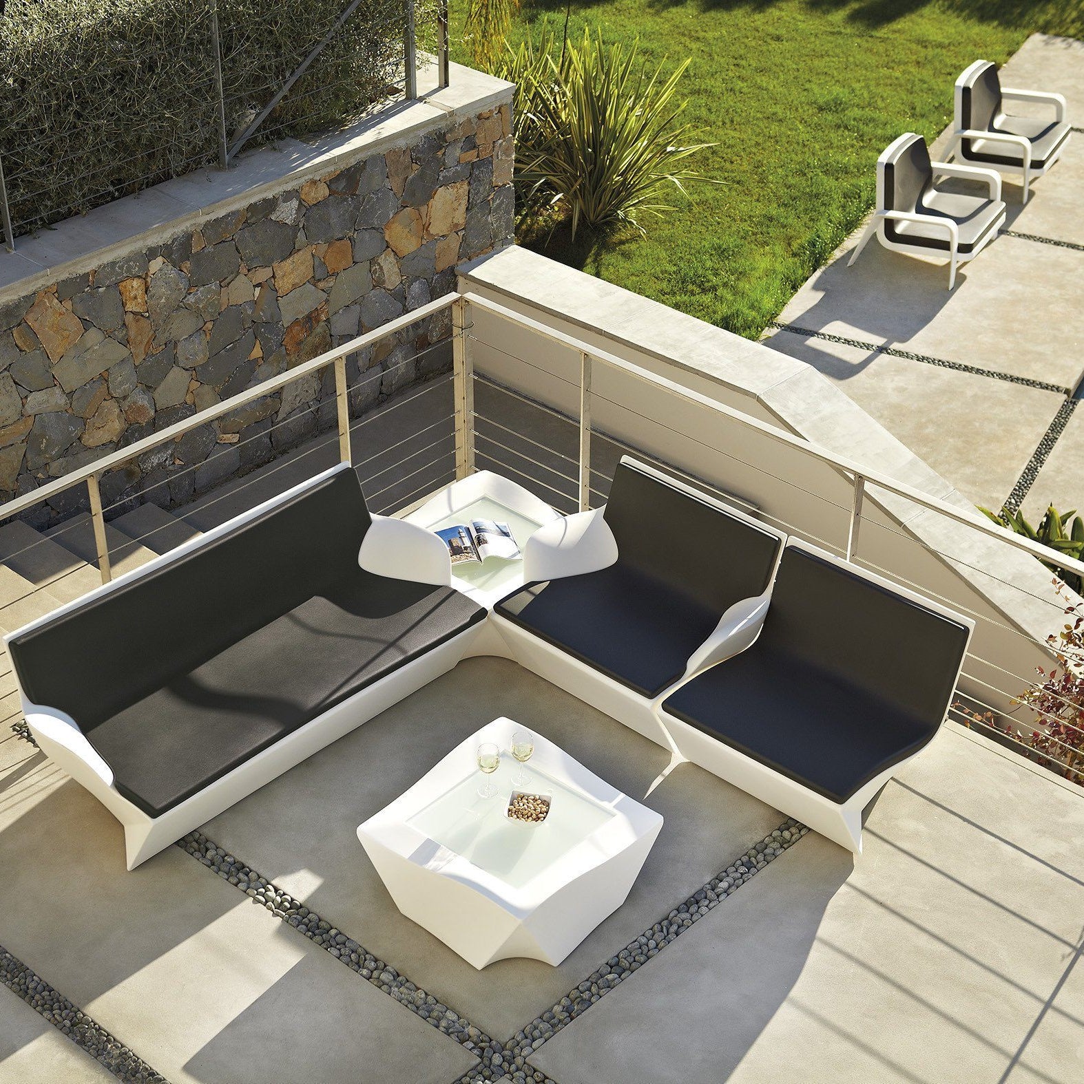 Wetterfeste Sitzauflage für Sofa KAMI YON | brandamba.com