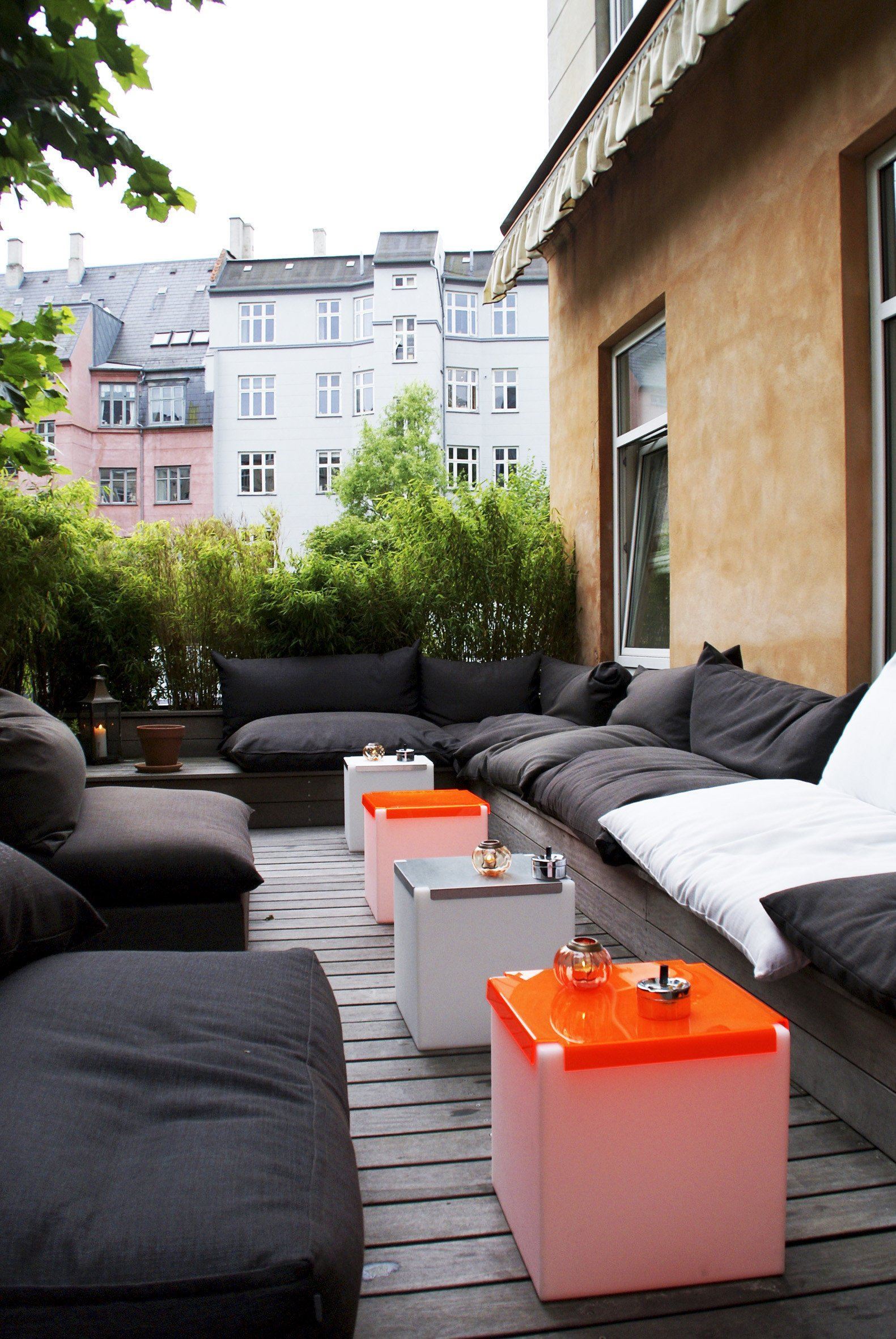 2er Set Beleuchtbare Präsentationswürfel, Tisch Silde KUBO INOX für Indoor + Outdoor | Tische | brandamba.com