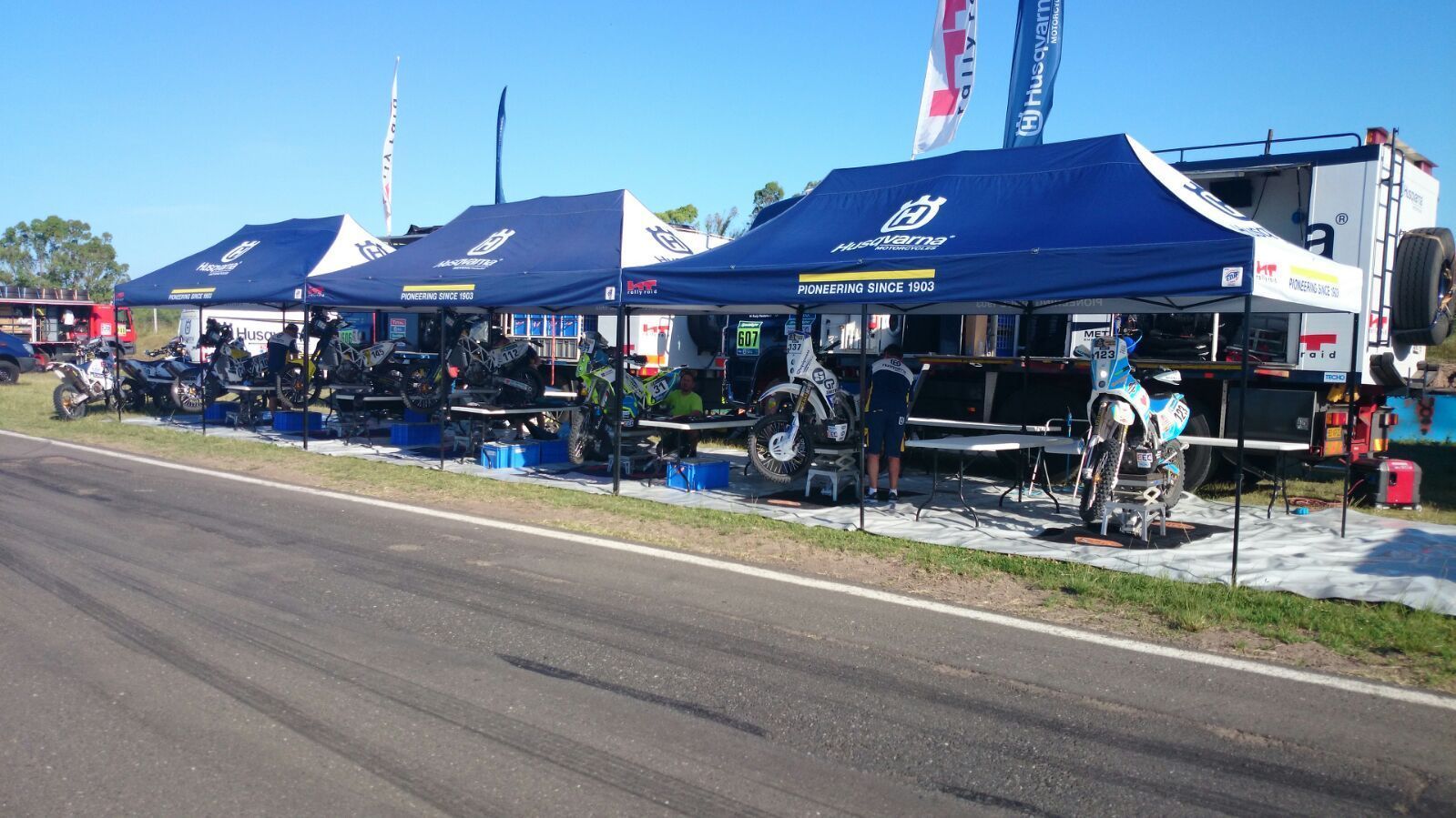 Faltzelt / Eventzelt E-Z UP Eclipse 3 x 6m - inkl. 4c Dach Bedruckung | Faltzelt | brandamba.com