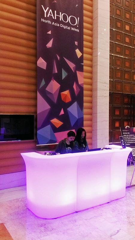 Set Slide Jumbo Leuchttheke Eventtheke 2x JUMBO CORNER + 3x JUMBO BAR | LED Theke | brandamba.com