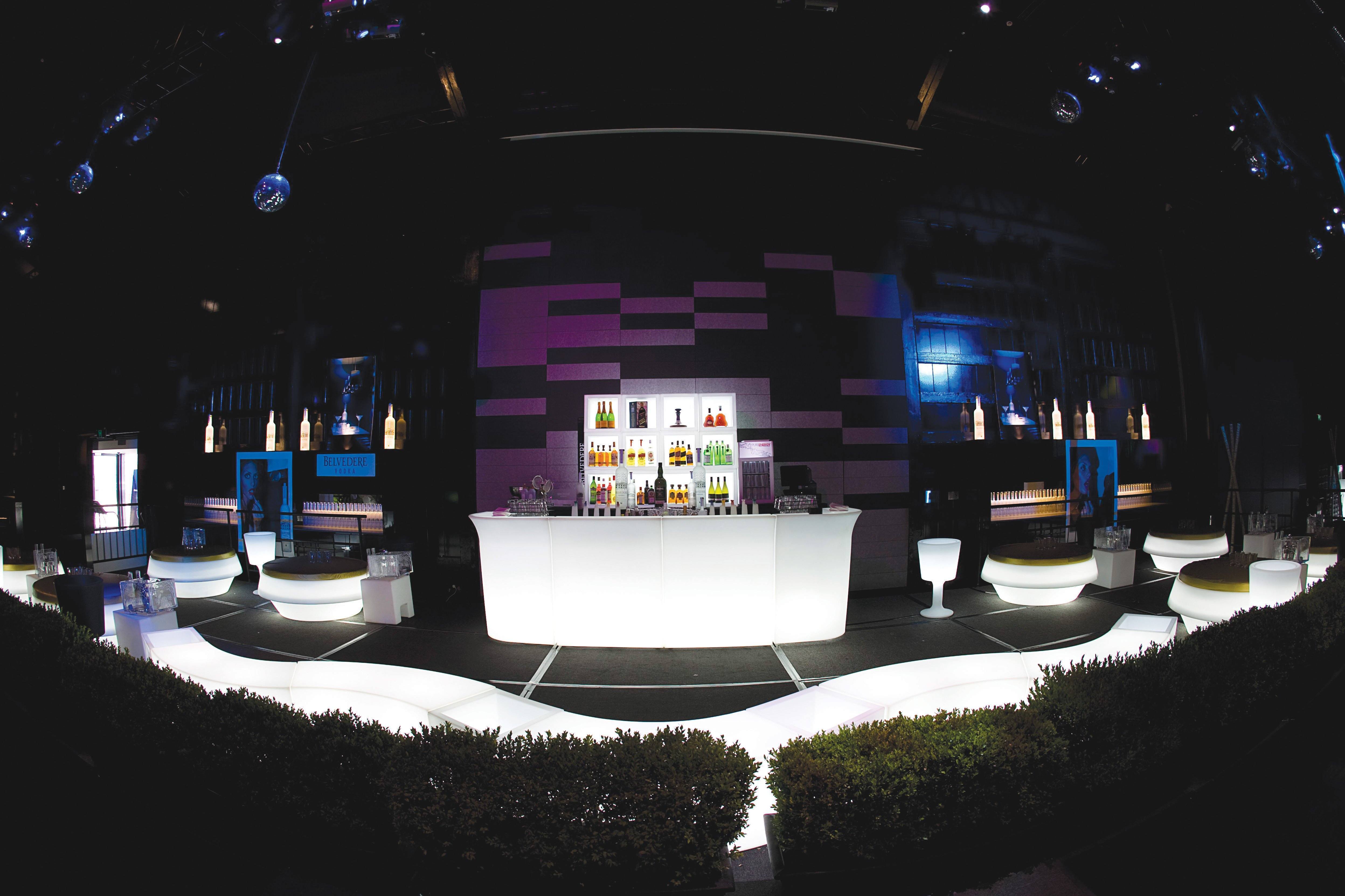 Set Slide Jumbo Leuchttheke Eventtheke 2x JUMBO CORNER + 3x JUMBO BAR | LED Theke | brandamba.com