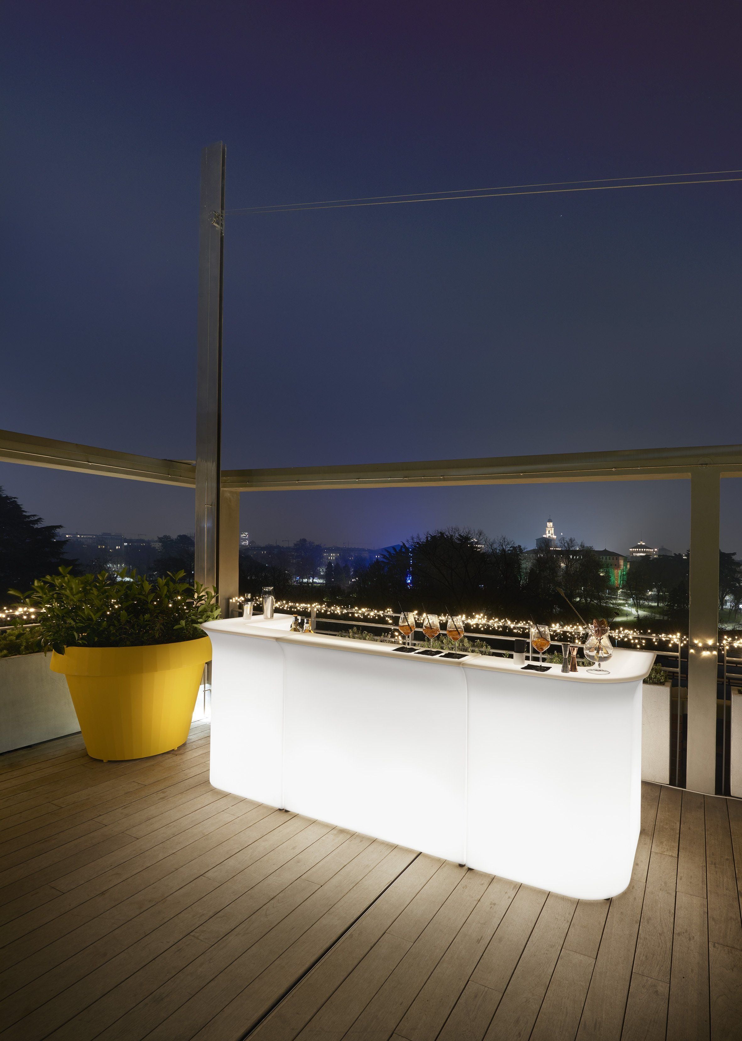 Slide BREAK LINE Leuchttheken-Set | 2x BREAK LINE + 2x BREAK CORNER | LED Theke | brandamba.com