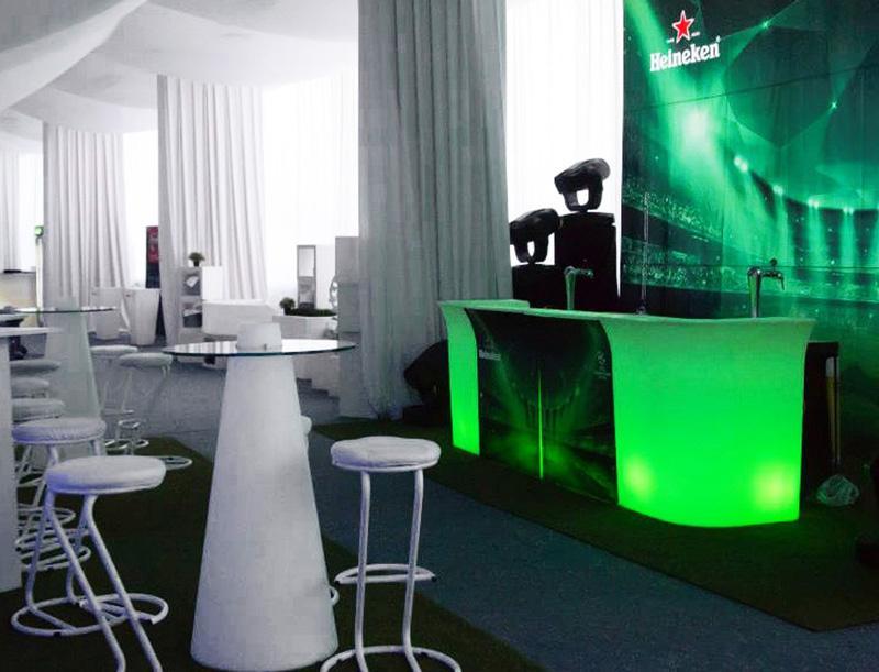 Slide JUMBO CORNER Leuchttheke + Spülbecken SINK | LED Theke | brandamba.com