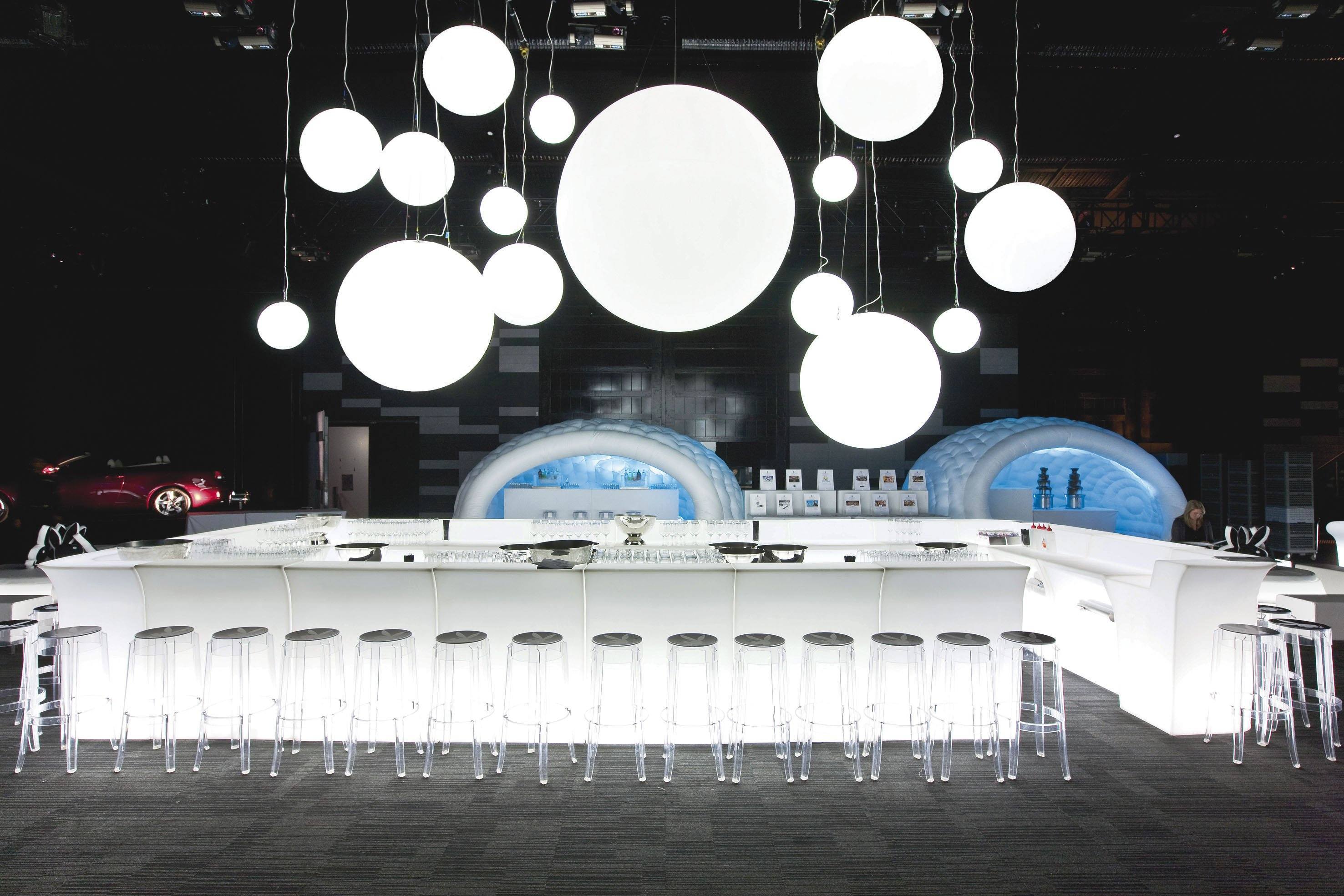 Slide JUMBO CORNER Leuchttheke + Spülbecken SINK | LED Theke | brandamba.com