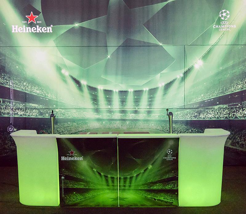 Slide JUMBO CORNER Leuchttheke + Spülbecken SINK | LED Theke | brandamba.com